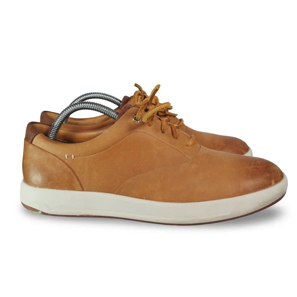 Sperry brand top